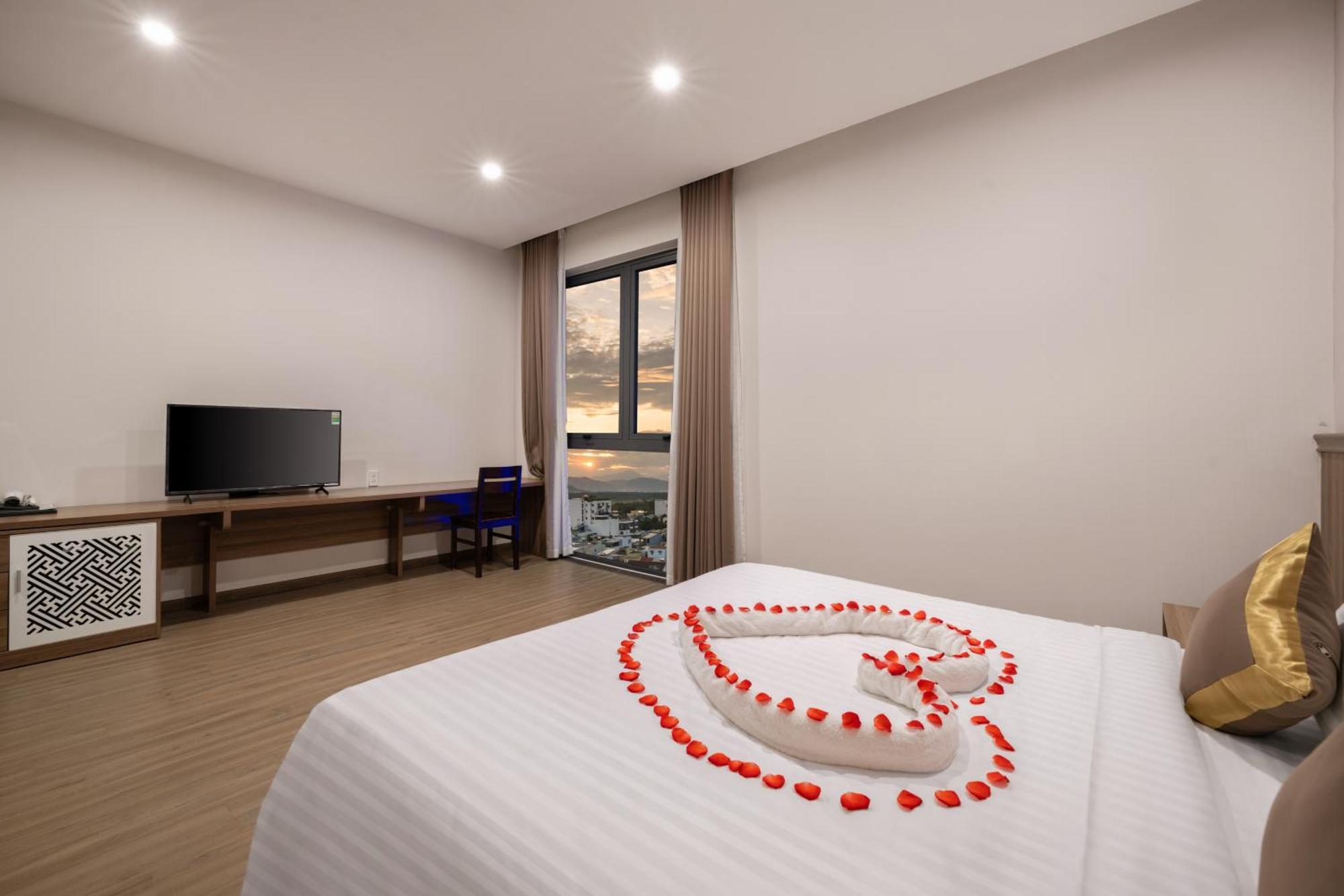 Atp Galaxy Hotel & Apartment Danang Exterior foto